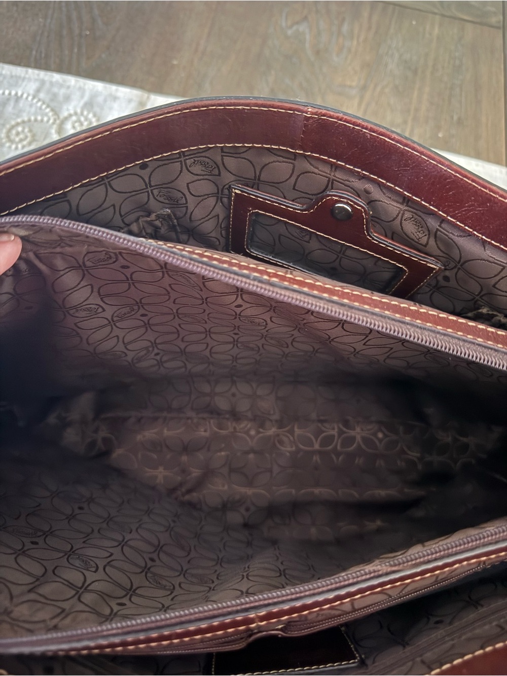 Fossil Large Brown Leather Tote Handbag MSRP $230 - Picture 7 of 8